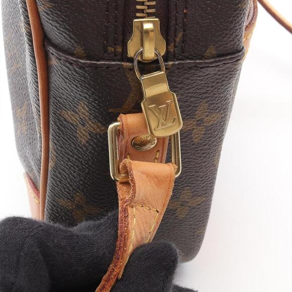 LOUIS VUITTON Brown Monogram Leather Shoulder Bag - Picture 11 of 13